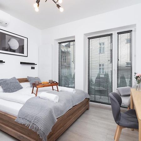 Modern Studio Cracow Rakowicka 14 By Noclegi Renters Krakow Bagian luar foto