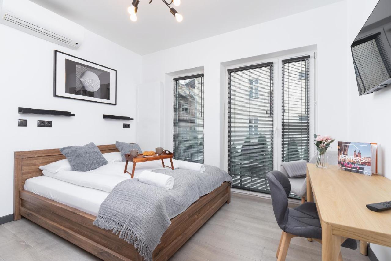 Modern Studio Cracow Rakowicka 14 By Noclegi Renters Krakow Bagian luar foto