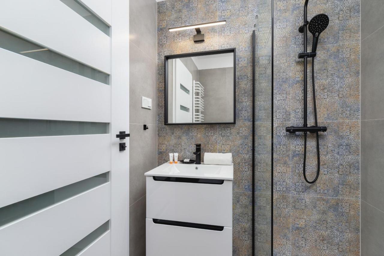 Modern Studio Cracow Rakowicka 14 By Noclegi Renters Krakow Bagian luar foto